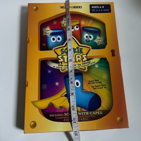 Sockie Stars Book With 3 Pairs of Socks & 6 Capes - Picture 3 of 11